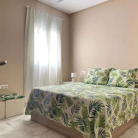 Tropical קוניל דה לה פרונטרה